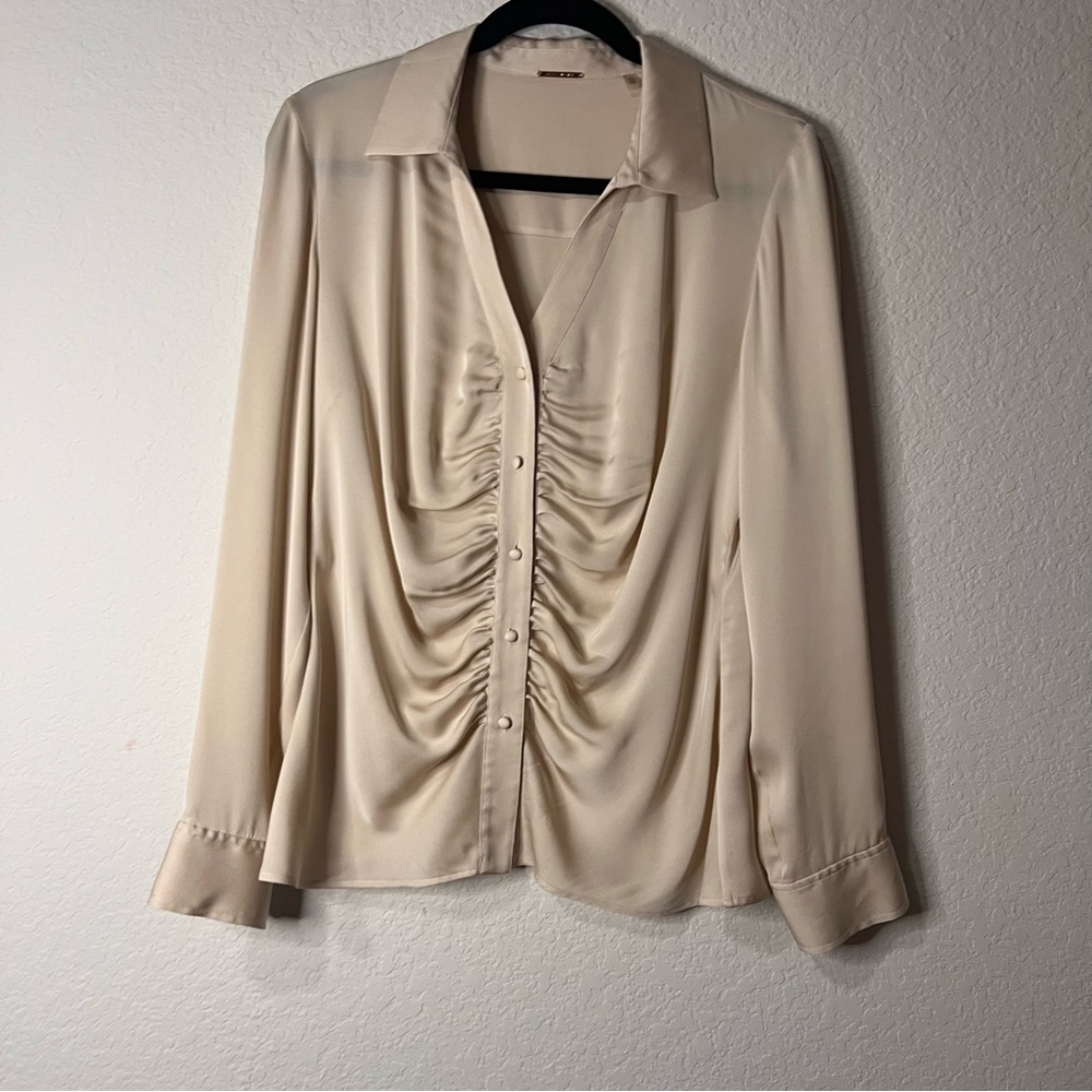 Elie Tahari Cream Ruched Button down Silk Blouse